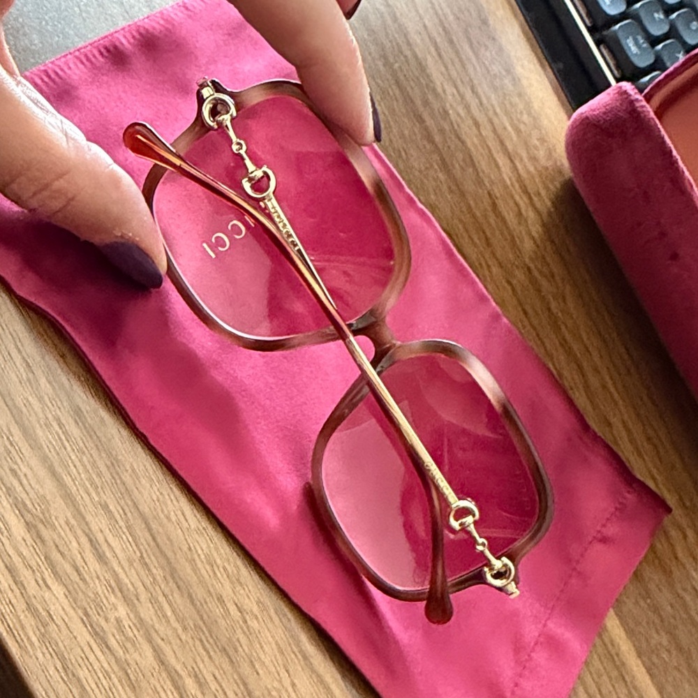 Gucci Women's Rose Gold Sunglasses - Picture 6 of 7